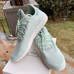 Adidas Pharrell x Tennis Hu “linen green”